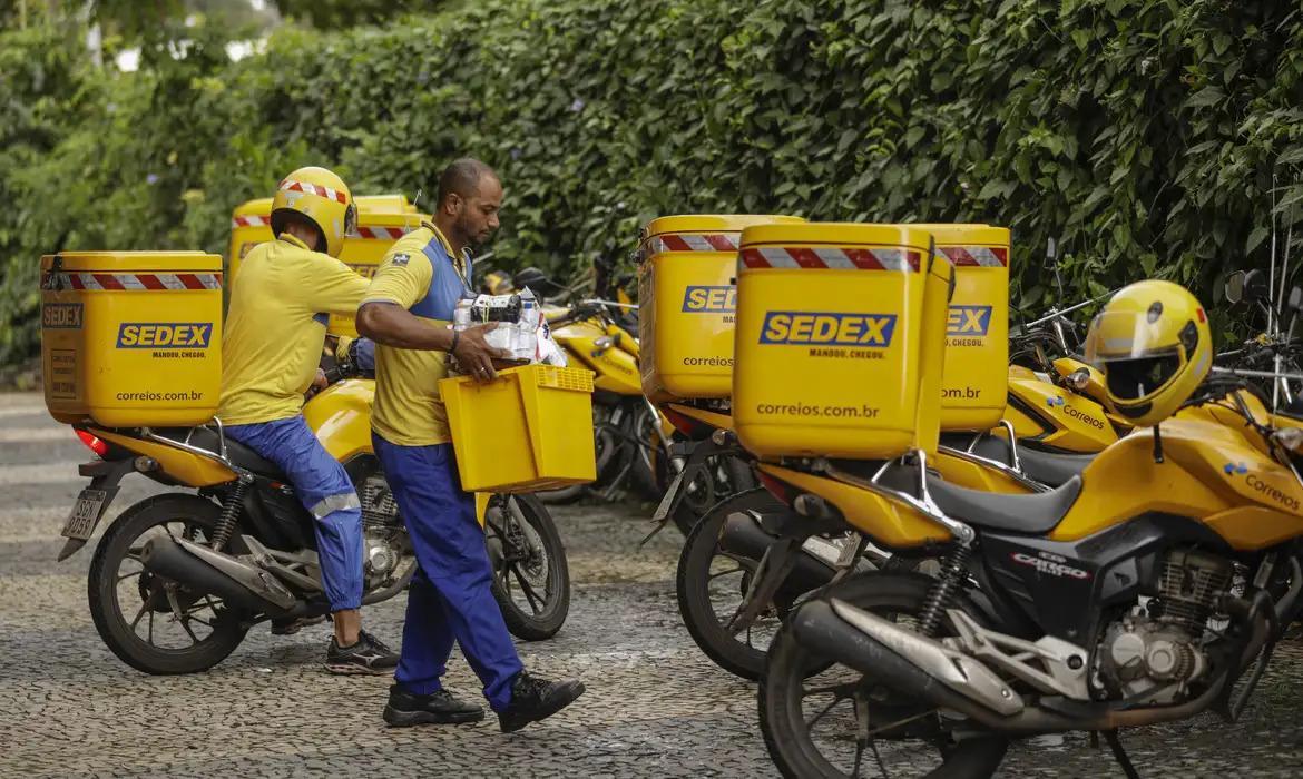 Correios anuncia concurso para contratar 3,2 mil carteiros