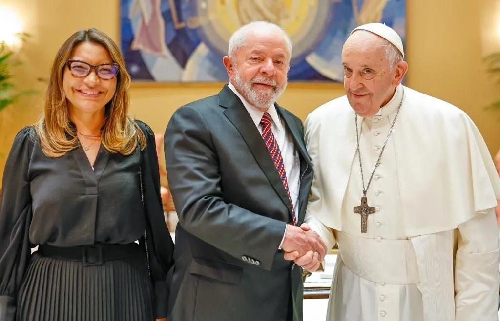 Primeira-dama Janja, presidente Lula e papa Francisco
