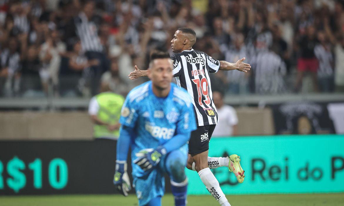 Galo vence o Fla por 2x0