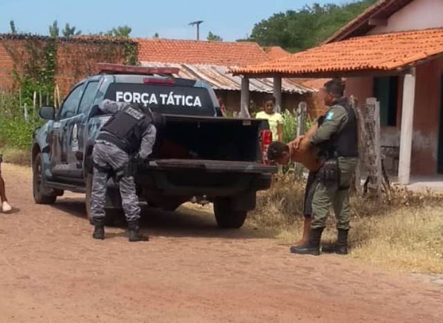 Policiais prenderam jovem em flagrante delito