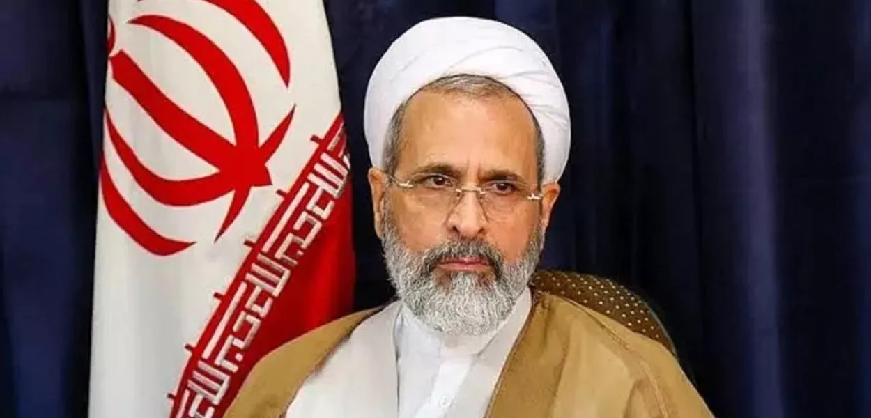 Aiatolá Alireza Arafi assume conselho após morte de Khamenei