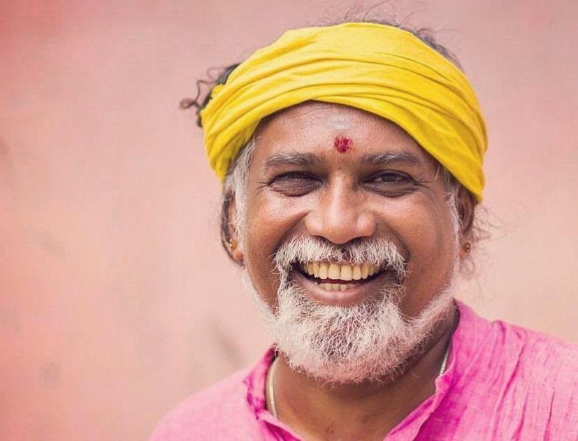Jyothi Ananda, especialista em quiromancia, a leitura de mãos