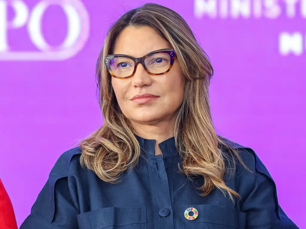 Janja da Silva relata episódios de assédio e defende medidas mais duras no combate à violência contra a mulher durante programa da TV Brasil.