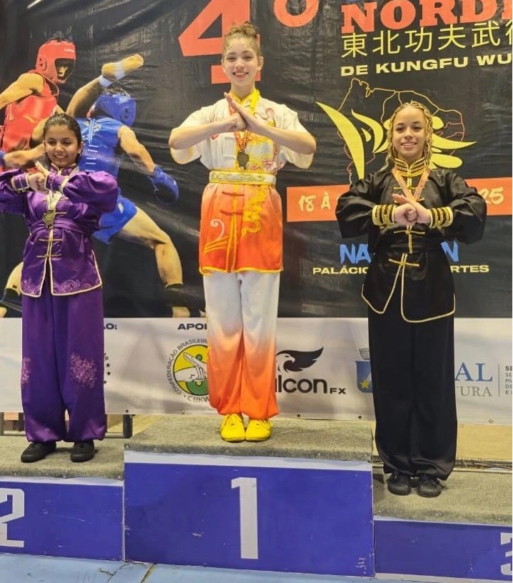 A piauiense Talita Silva foi destaque no 4º Campeonato Nordeste de Kungfu Wushu, subindo no lugar mais alto do pódio