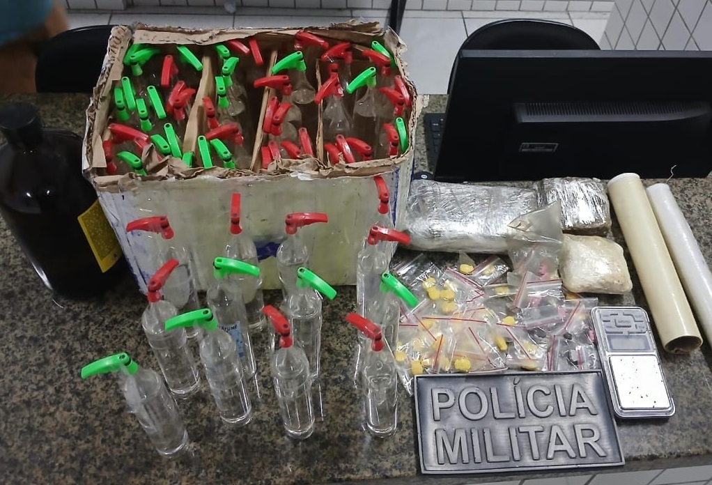 PM apreende ecstasy, lança-perfume, crack e maconha dentro de residência em Parnaíba