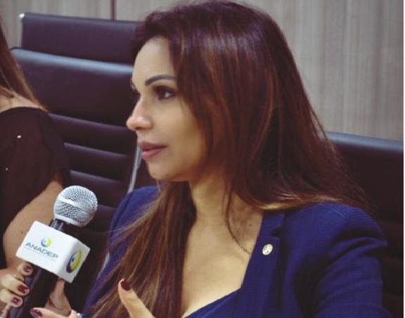 Ludmila Paes Landim