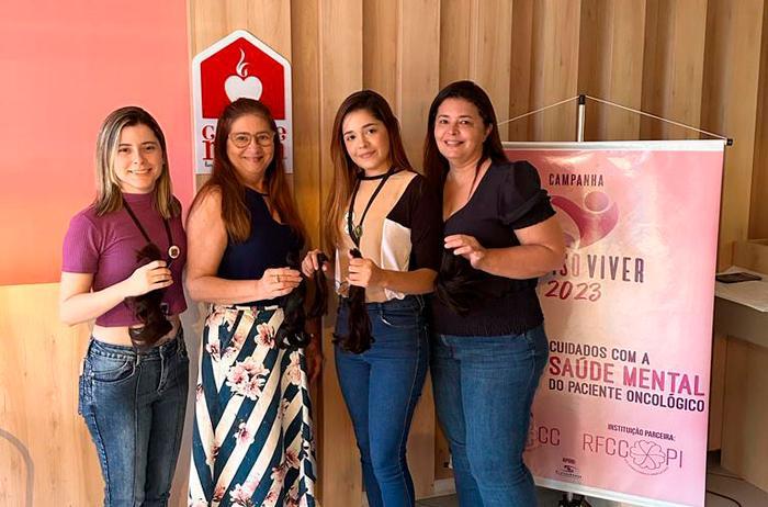 Casa de Maria recebe doação de cabelos