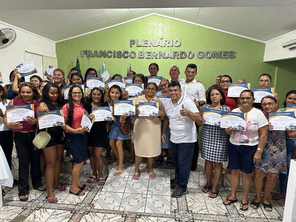 Cerimônia de entrega dos certificados dos cursos