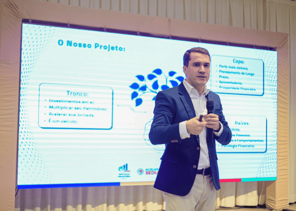Danilo Lira é advogado e planejador financeiro com certificação Certified Financial Planner