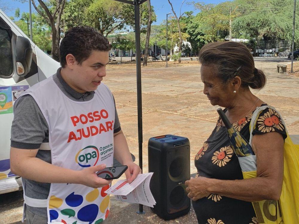 Vans do OPA estão auxiliando as comunidades na votação