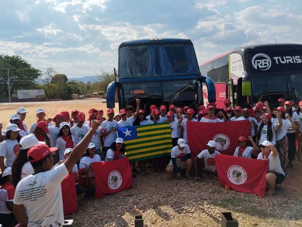 Jovens do Movimento dos Trabalhadores Rurais Sem Terra (MST)