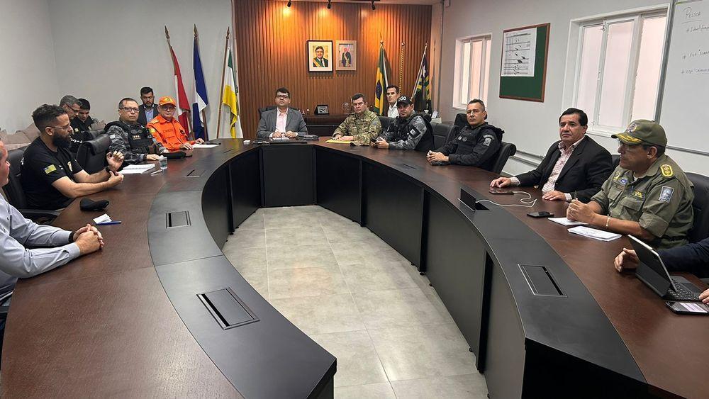 Reunião sobre a operação Silêncio e Paz