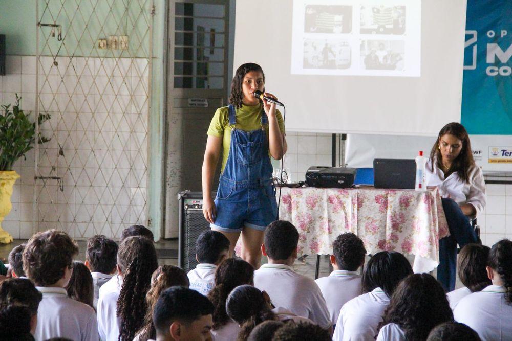 Sarah Menezes conversou com 199 estudantes