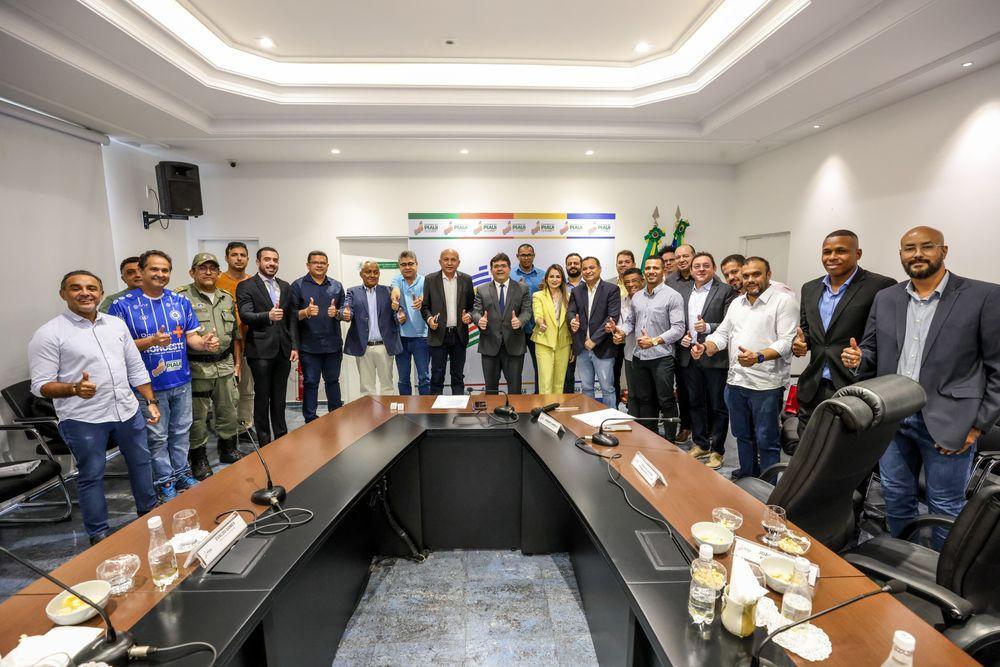 Reunião com dirigentes de Futebol