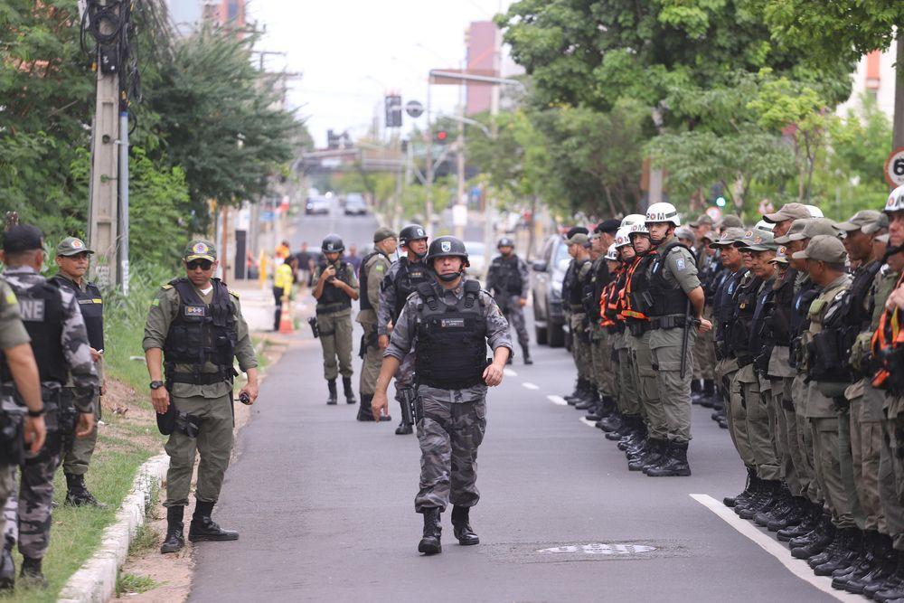 Reforço policial no corso