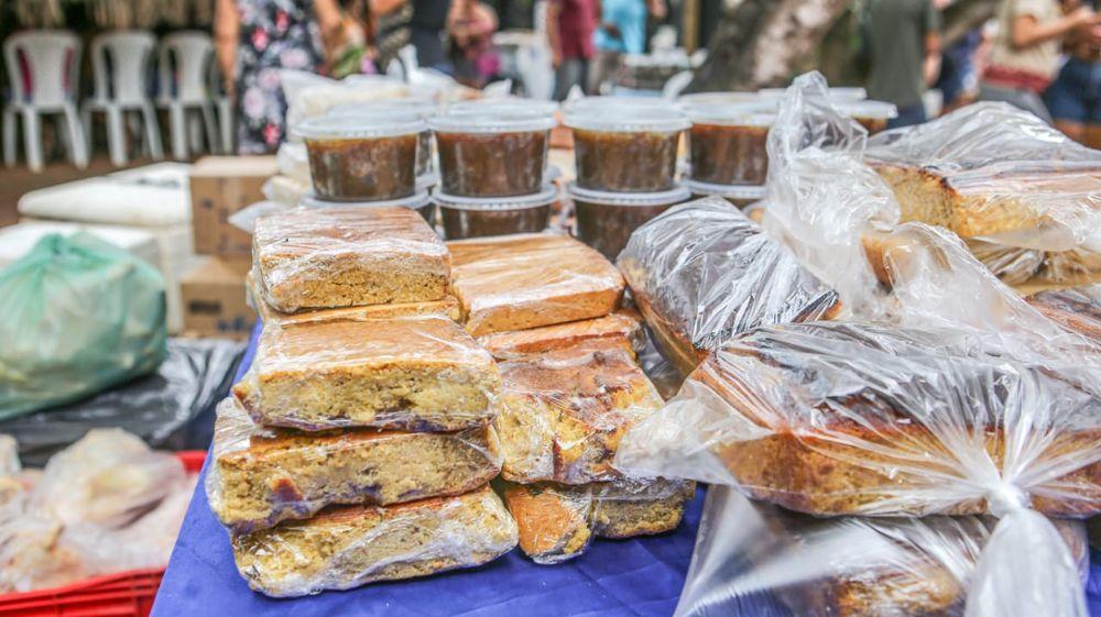 Os alimentos entregues foram adquiridos de 22 indígenas da comunidade Nazaré, credenciados pelo Programa de Aquisição de Alimentos (PAA) Indígena