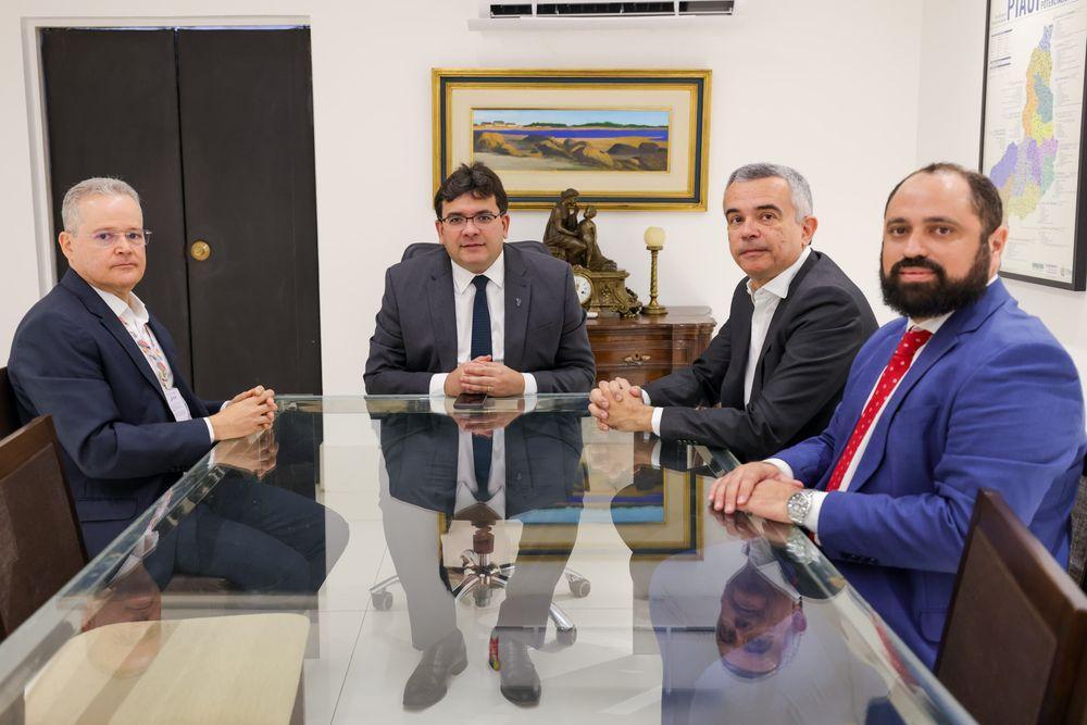 Rafael Fonteles se reúne com secretários e anuncia concursos públicos