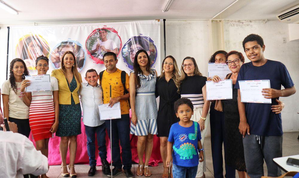 Os participantes receberam os certificados de conclusão do curso nesta segunda (24)