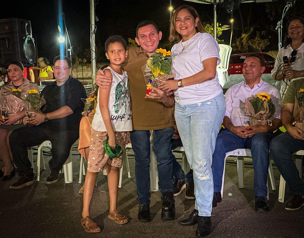 Mauro Eduardo, secretário da Seid, é homenageado com o Prêmio Prismas
