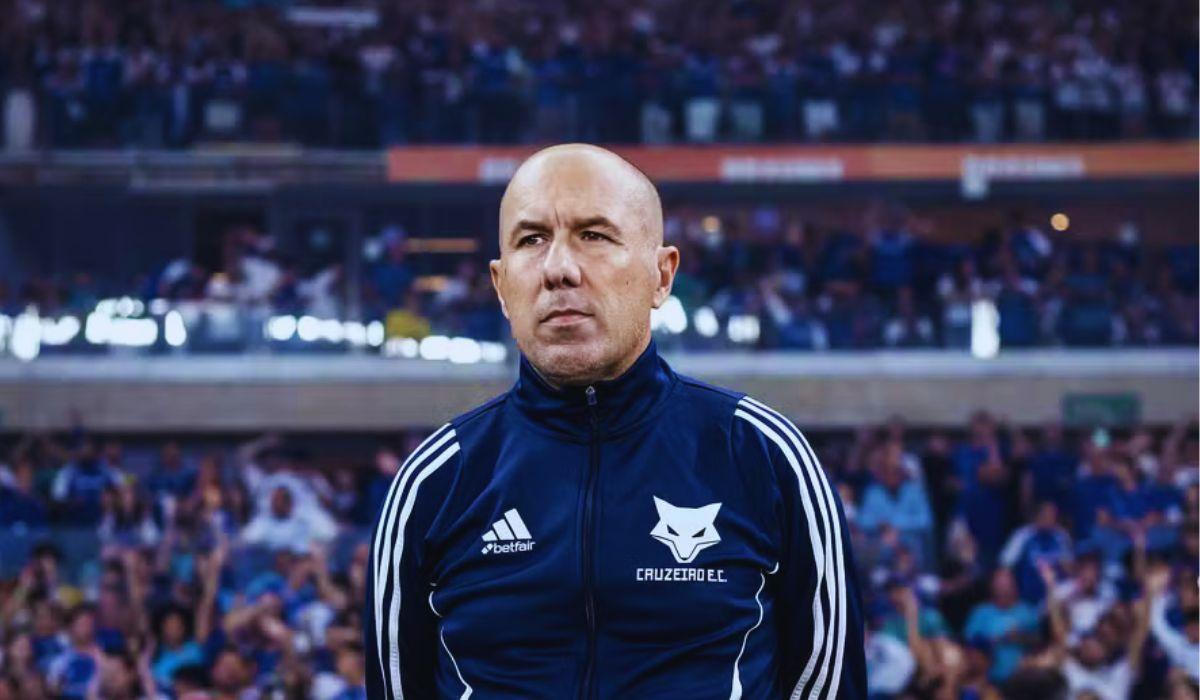 Leonardo Jardim deve desembarcar no Rio de Janeiro para assinar contrato e assumir o comando do Flamengo até 2027