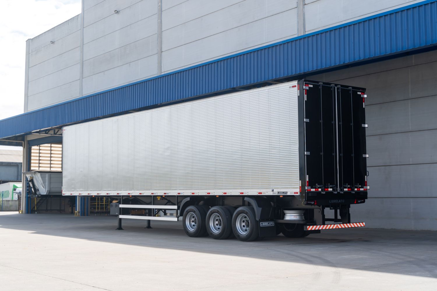 Librelato entrega Furgão Alumínio e avança nas ações do consórcio