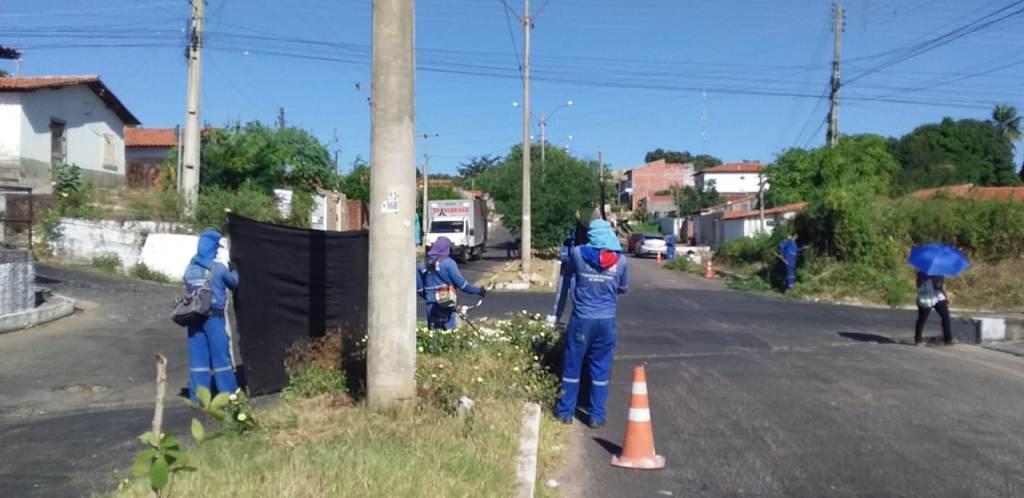 Trabalhadores da CTA realizam limpeza das ruas de Teresina