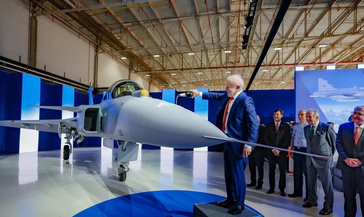 Brasil volta ao grupo das 10 maiores economias do mundo