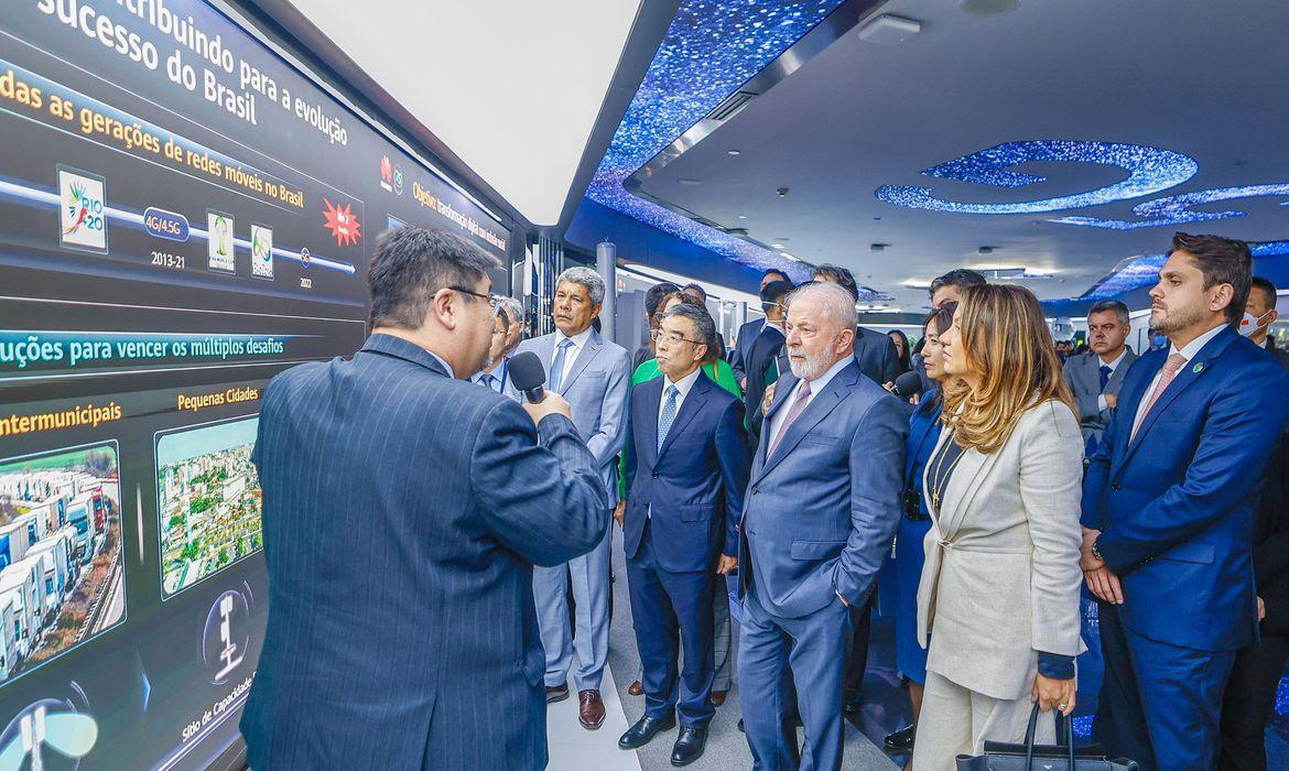 Presidente Lula e comitiva em viagem à China