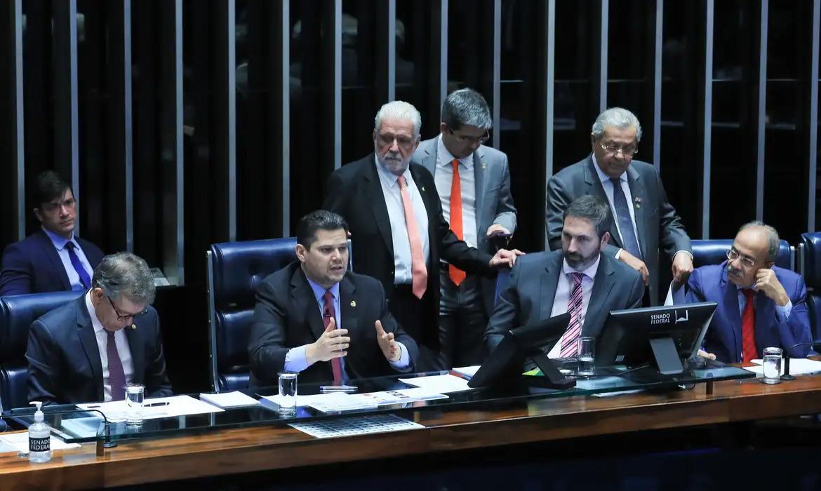 Senadores aprovam PEC que inclui guardas municipais e agentes de trânsito no sistema de segurança pública