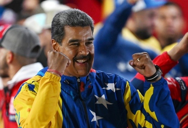 Maduro, entregue o petróleo para os EUA e passe a ser chamado de democrata!