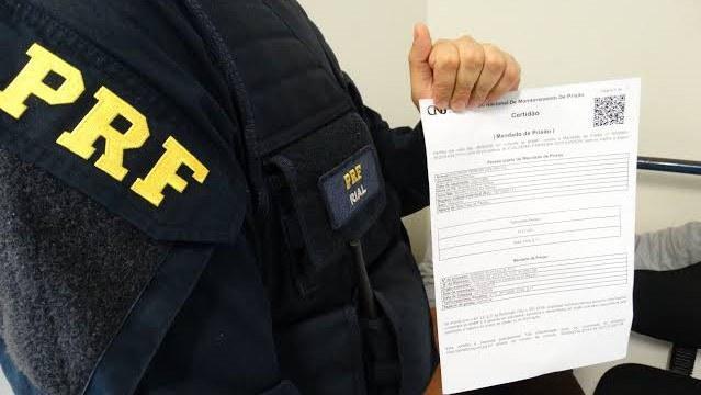 Mandado de prisão expedido em São Paulo