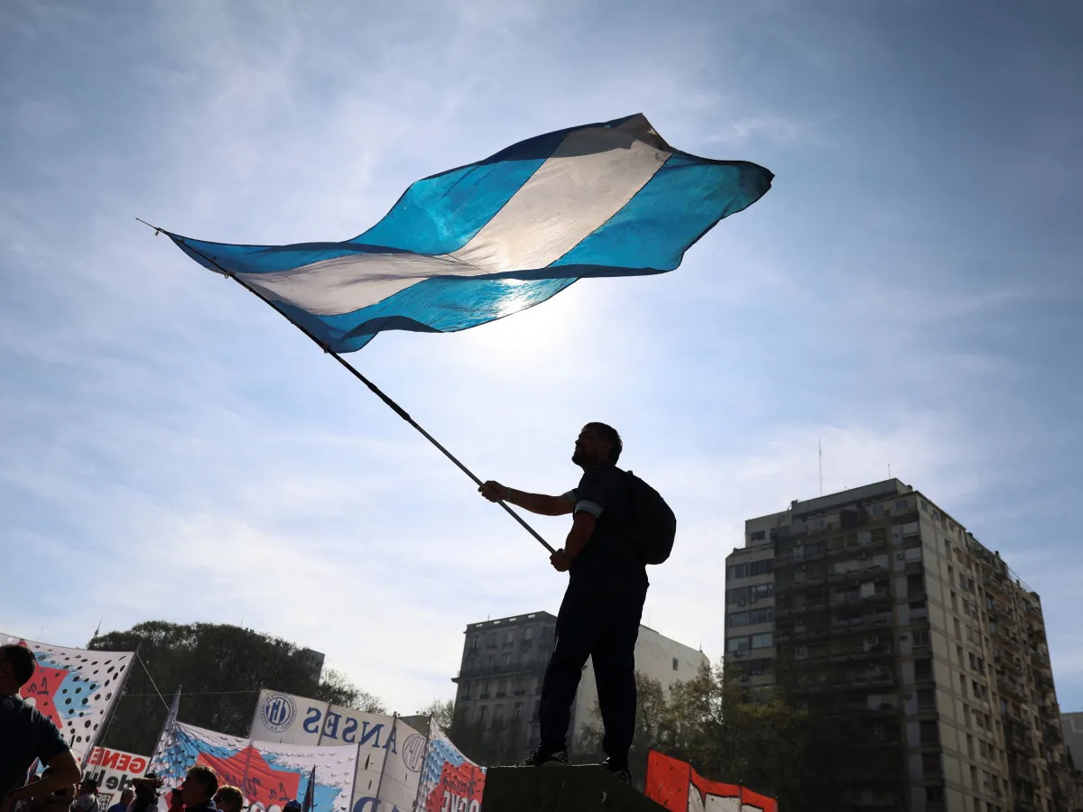 Manifestação na Argentina contra medidas do governo Milei