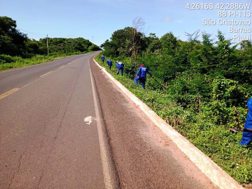 DER realiza manutenção nas rodovias
