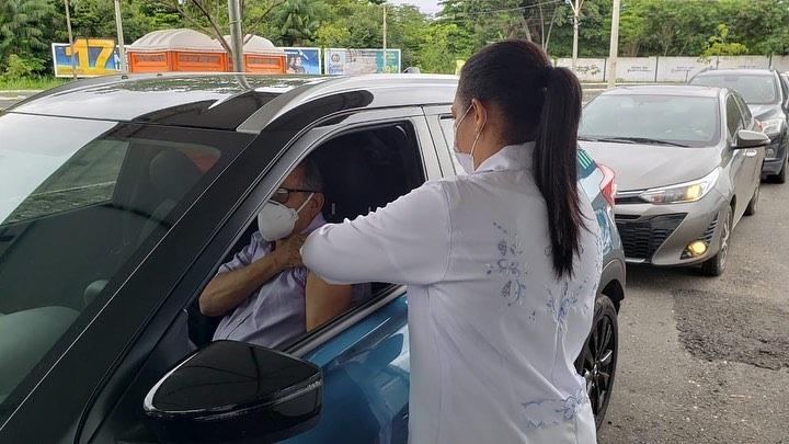 Vá no seu carro, coloque a máscara e pegue a vacina!!!
