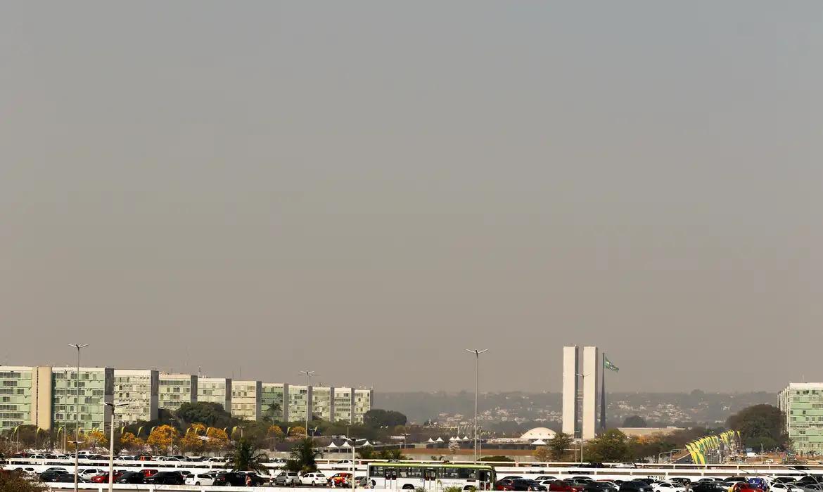 Servidores devem validar cadastro até 30 de abril no SouGov.br para manter acesso a benefícios