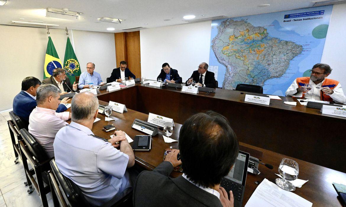 Governo anuncia recursos para vítimas no Sul do país