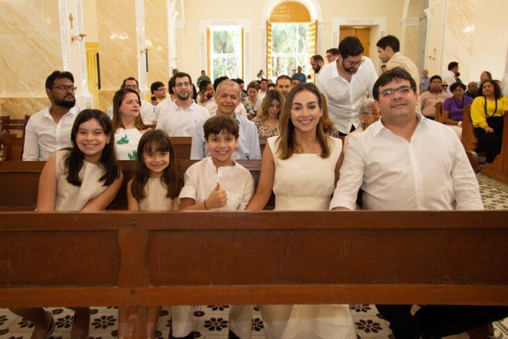 Governador e família em missa de aniversário