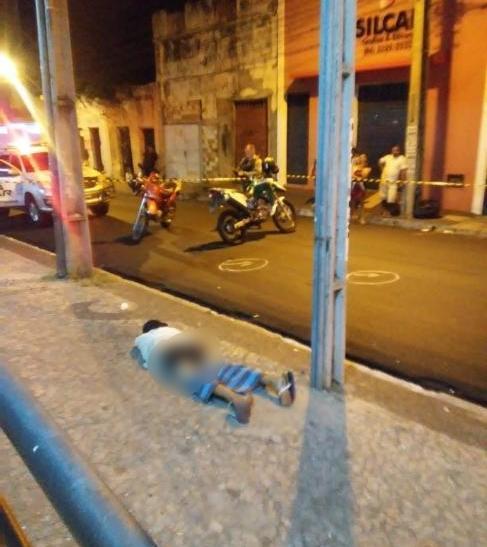Morador de rua é assassinado a tiros no Centro de Teresina