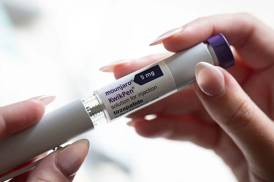 Mounjaro é um medicamento indicado para o tratamento da diabetes tipo 2 descontrolada em adultos e controle da obesidade