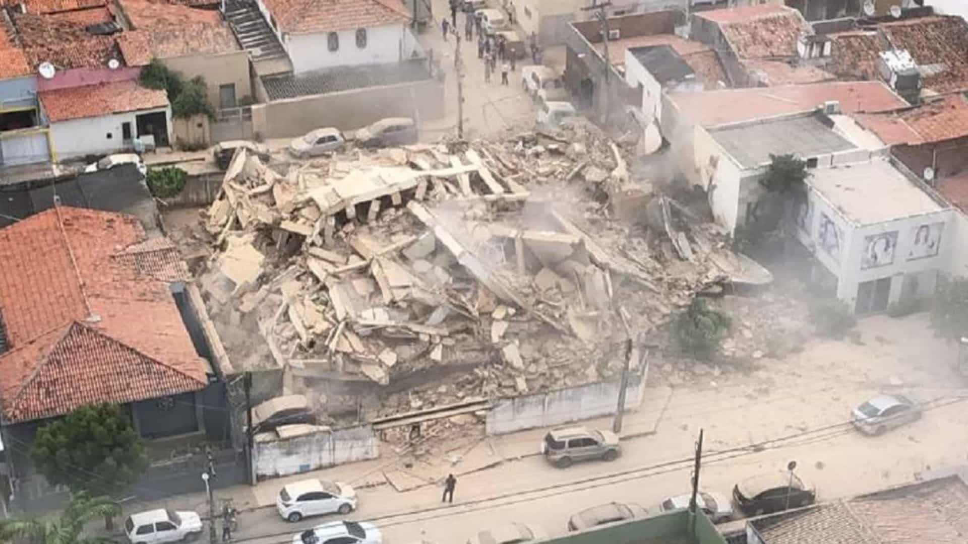 Prédio desaba em Fortaleza