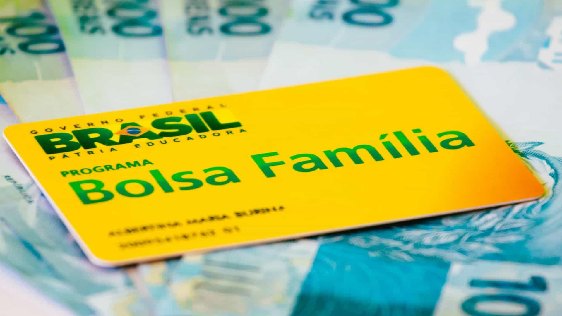 Após redução do auxílio, fila do Bolsa Família volta ter 1 milhão