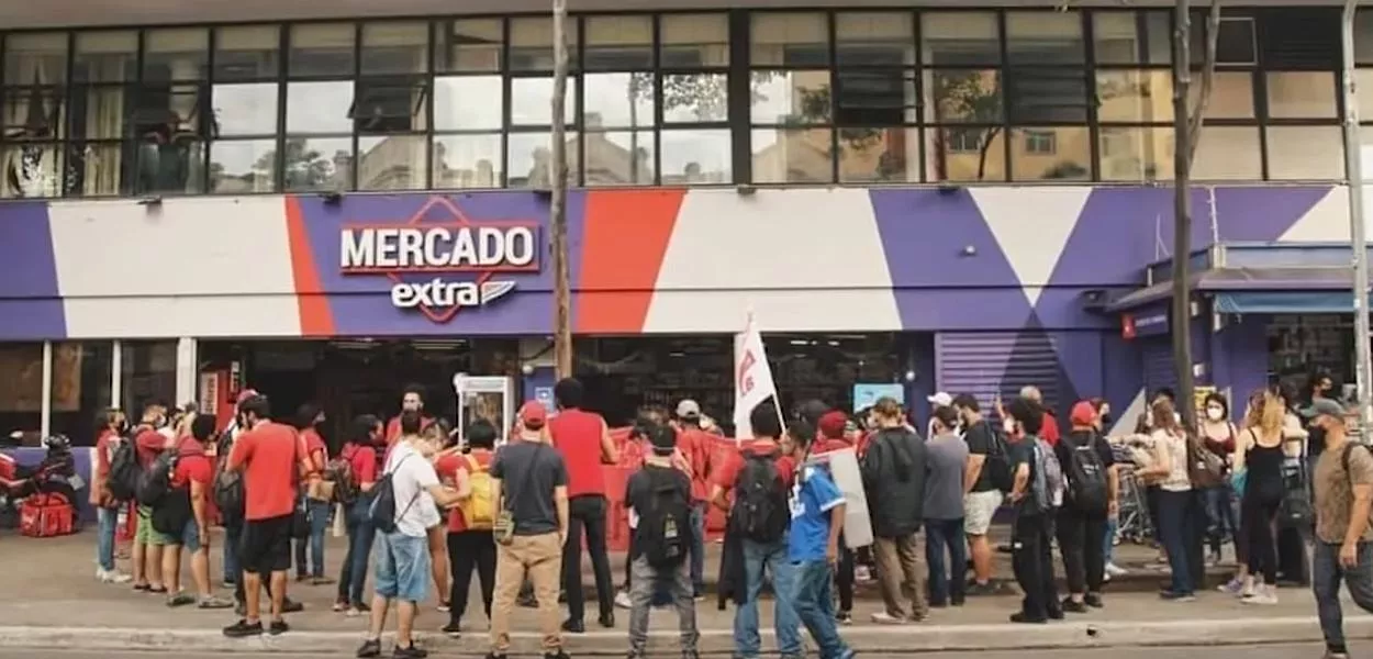 Movimento em supermercados