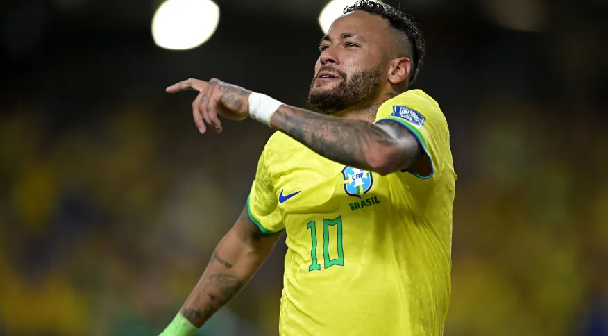 Neymar comemora 78° gol pela Seleção "socando o ar" em referência a Pelé Pedro Vilela