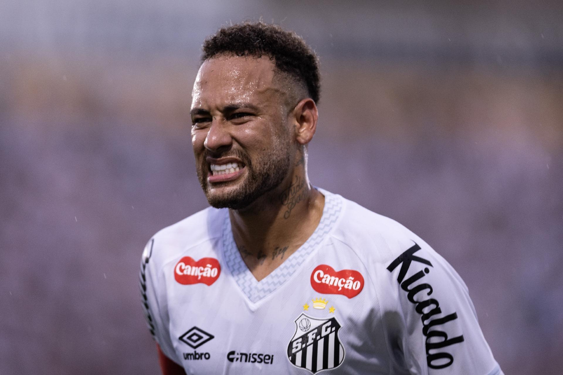 Jogador Neymar vive pior momento da carreira, aponta jornal
