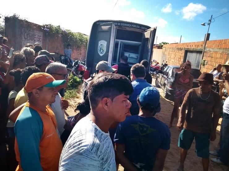 Mulher é assassinada dentro de casa em Parnaíba