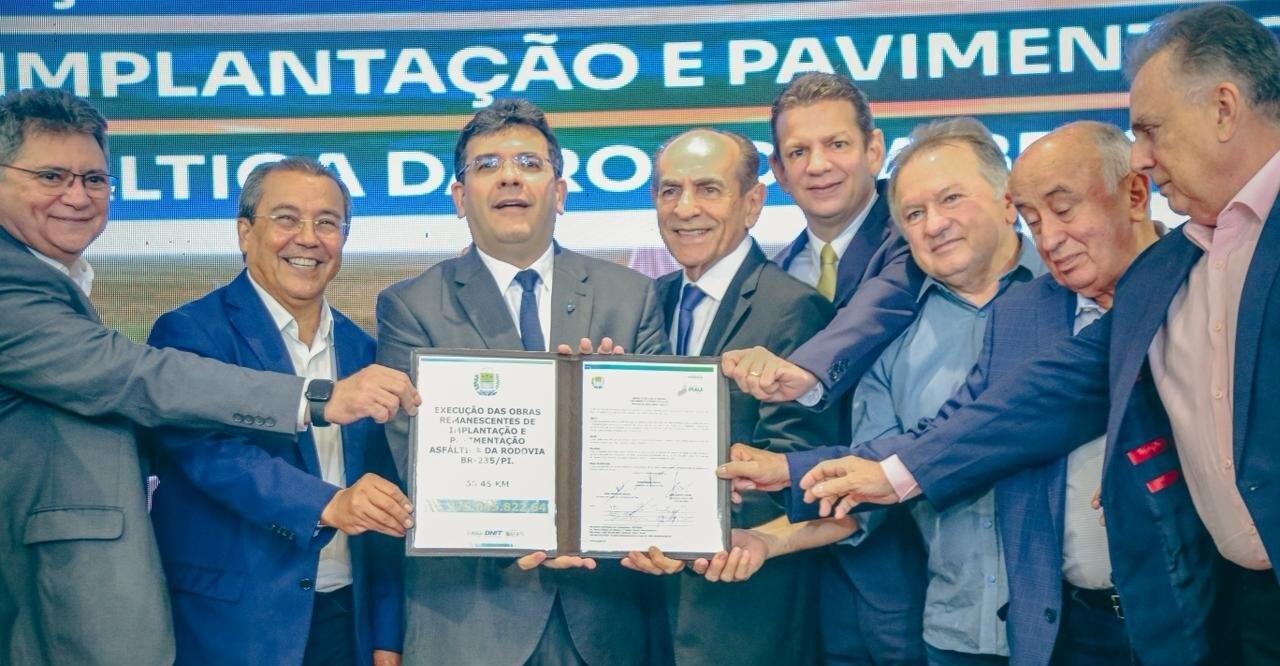 Políticos piauienses participaram da assinatura de ordem de serviço para execução das obras