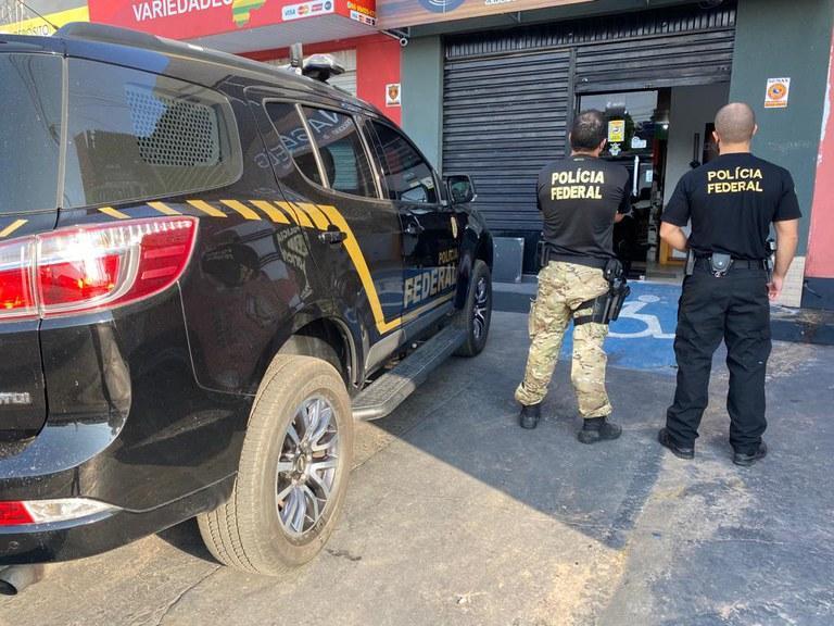 Operação da PF cumpre mandados em Teresina