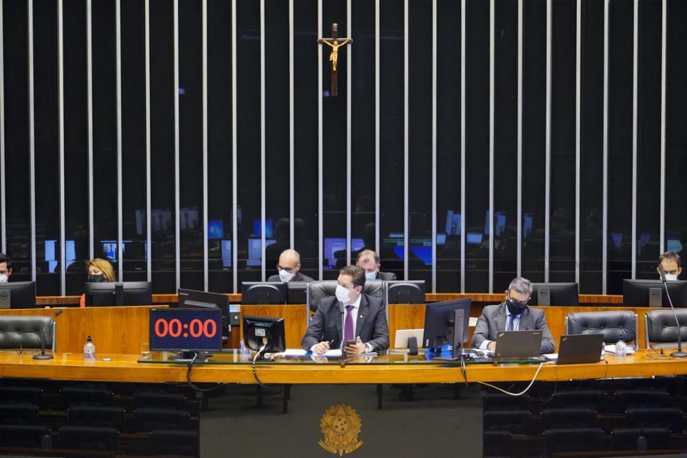 Caráter de urgência, levou um ano para projeto de lei ser apreciado e votado