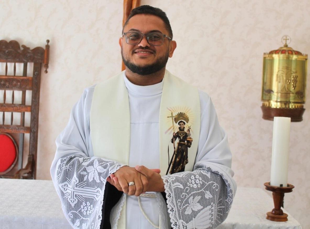 Padre Leandro Melo