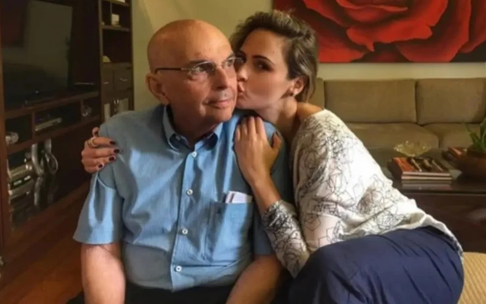 Ana Paula Renault e seu pai, Gerardo Renault, de 96 anos